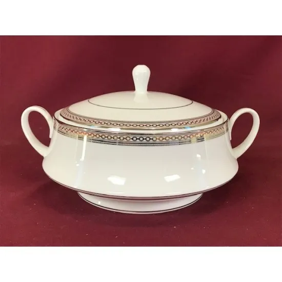Noritake Legacy Splendor Covered Vegetable Dish