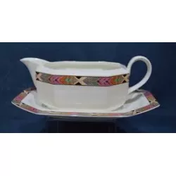 Villeroy & Boch Cheyenne Gravy Boat & Stand (34060)